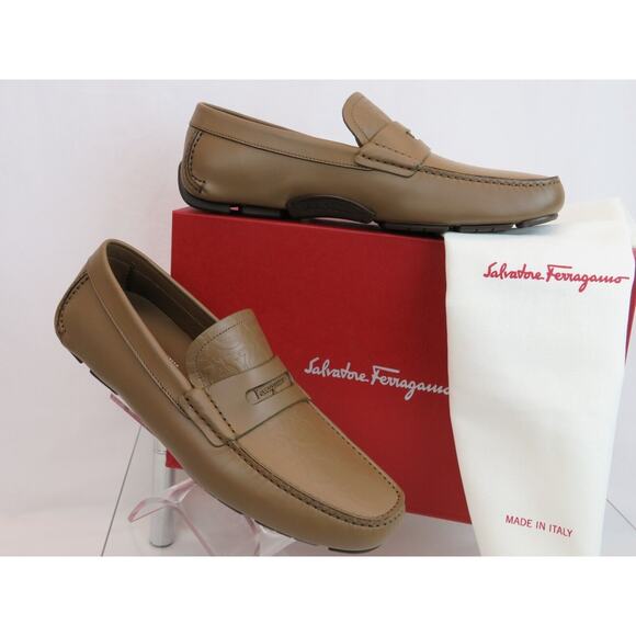 NIB FERRAGAMO NEWTON BROWN LEATHER GANCINI EMBOSSED PENNY DRIVING LOAFERS 9 D main image 8